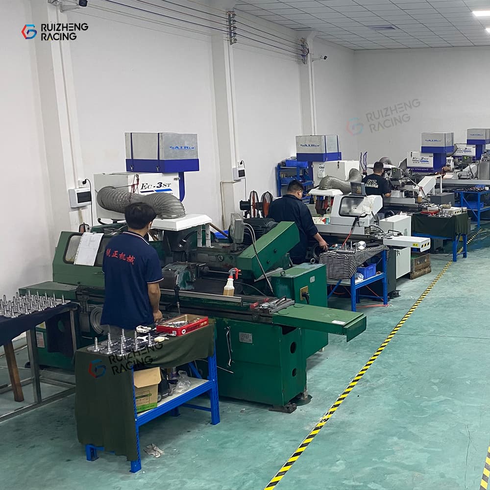 Crankshaft grinding workshop